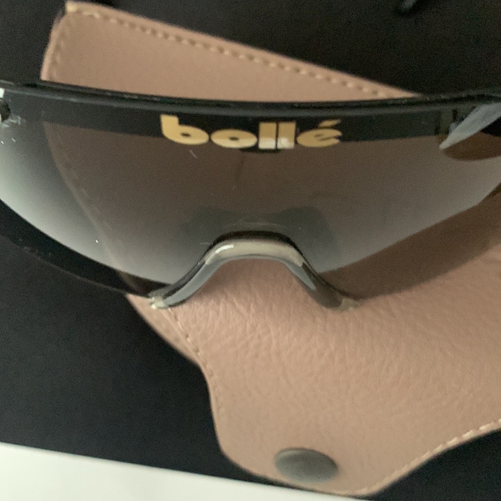 bolle’ Eagle Vision II Sunglasses w/case